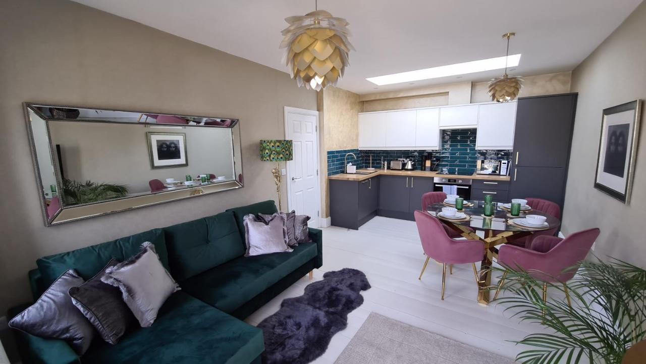 The Loughborough - Elegant, Glamourous Boutique 1 Bed, Central Truro Exterior photo
