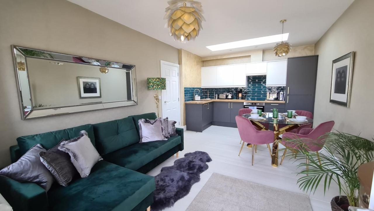 The Loughborough - Elegant, Glamourous Boutique 1 Bed, Central Truro Exterior photo