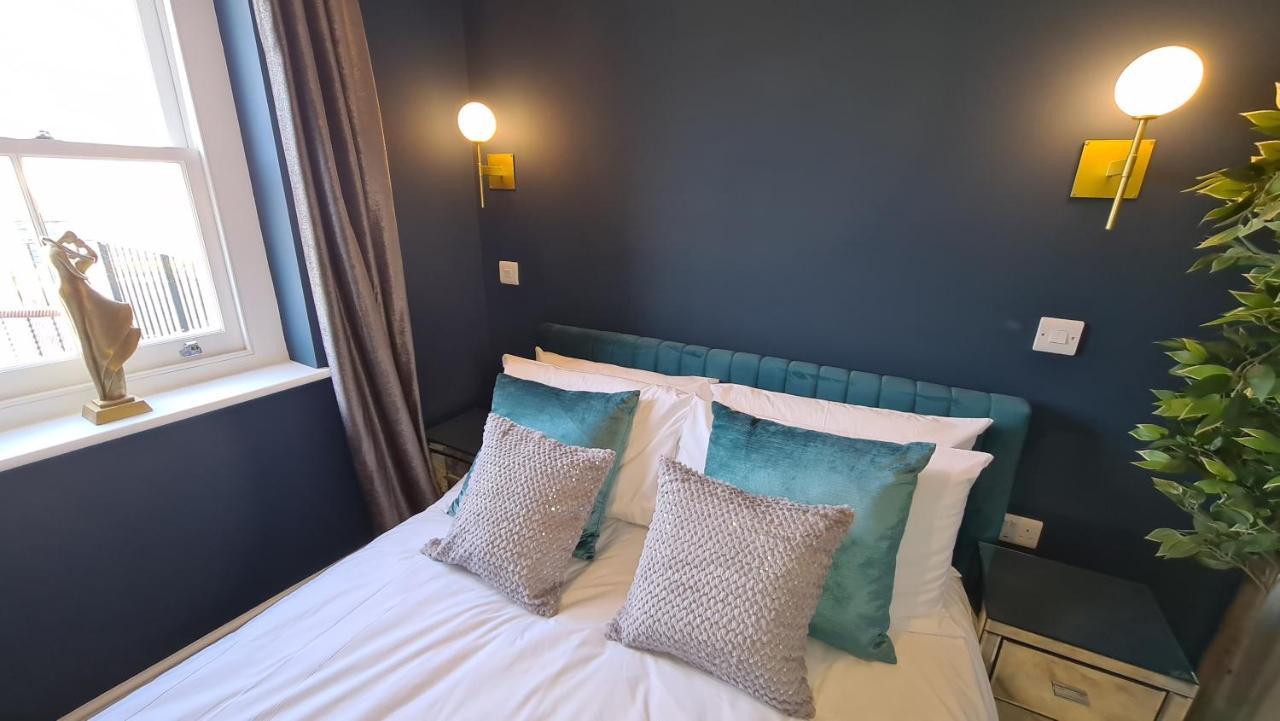 The Loughborough - Elegant, Glamourous Boutique 1 Bed, Central Truro Exterior photo